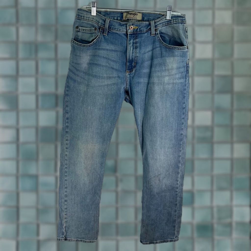 Wrangler Wrangler Authentic Jean Men’s 34 X30 Blue Denim Straight Leg Size US 34 / EU 50 - 1 Thumbnail