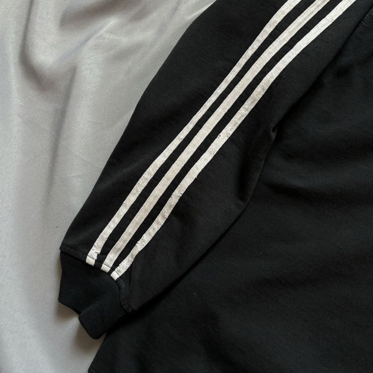 Adidas Adidas vintage sweatshirt rare black large Size US L / EU 52-54 / 3 - 5 Thumbnail