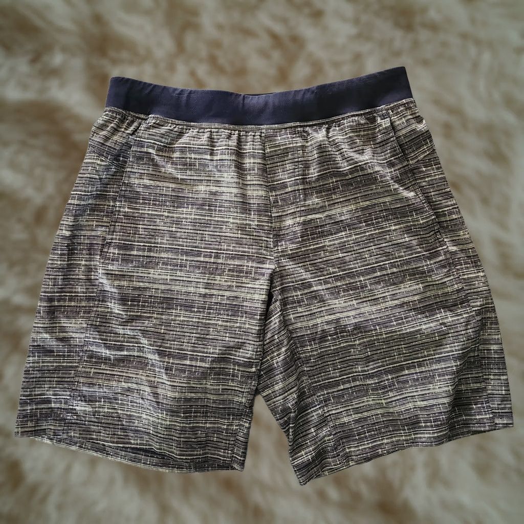 Lululemon Lululemon Mens XL Green Black T.H.E. Short Linerless Shorts Athletic 9" Inseam Size US 36 / EU 52 - 1 Thumbnail