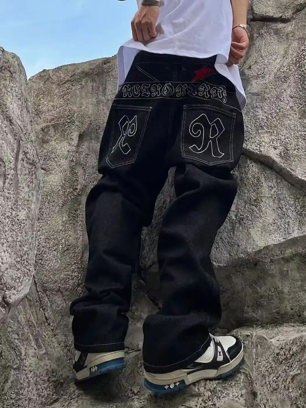 image of Vintage Stack Hiphop Baggy Y2K Jeans in Black, Men's (Size 28)