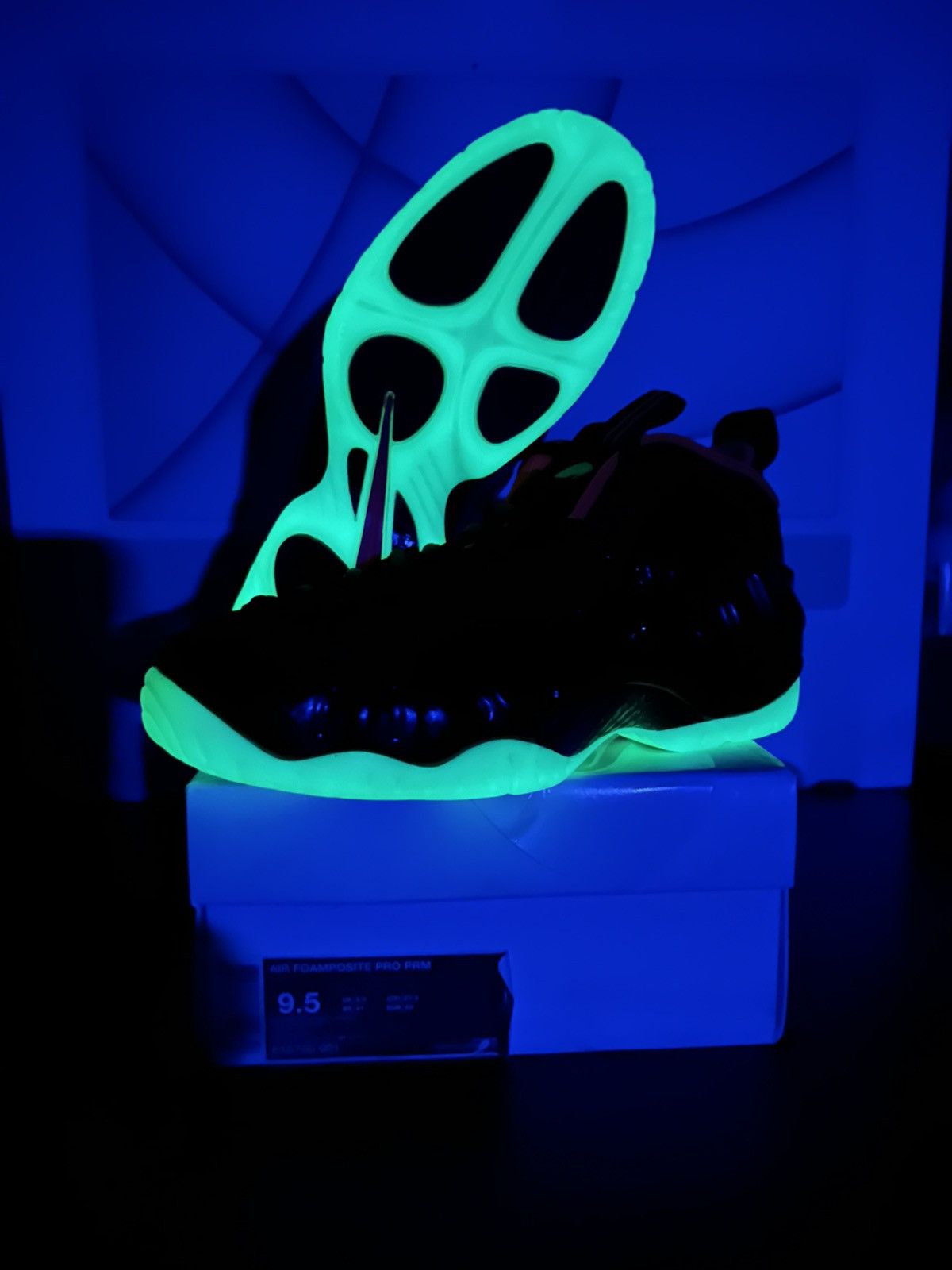 Nike Size 9.5 - Nike Air Foamposite Pro Prm YZY 2014 Size US 9.5 / EU 42-43 - 2 Thumbnail