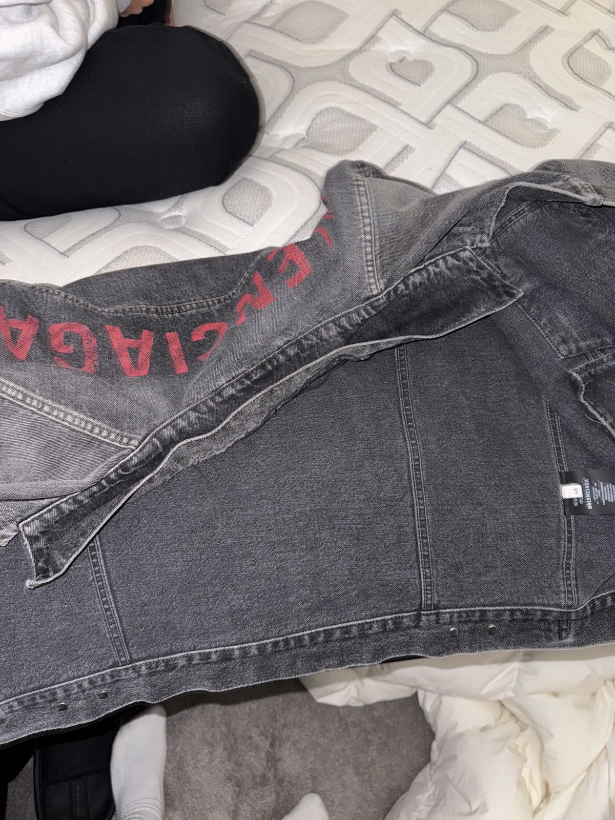Balenciaga Black Balenciaga Denim with Red Logo Size US M / EU 48-50 / 2 - 3 Thumbnail