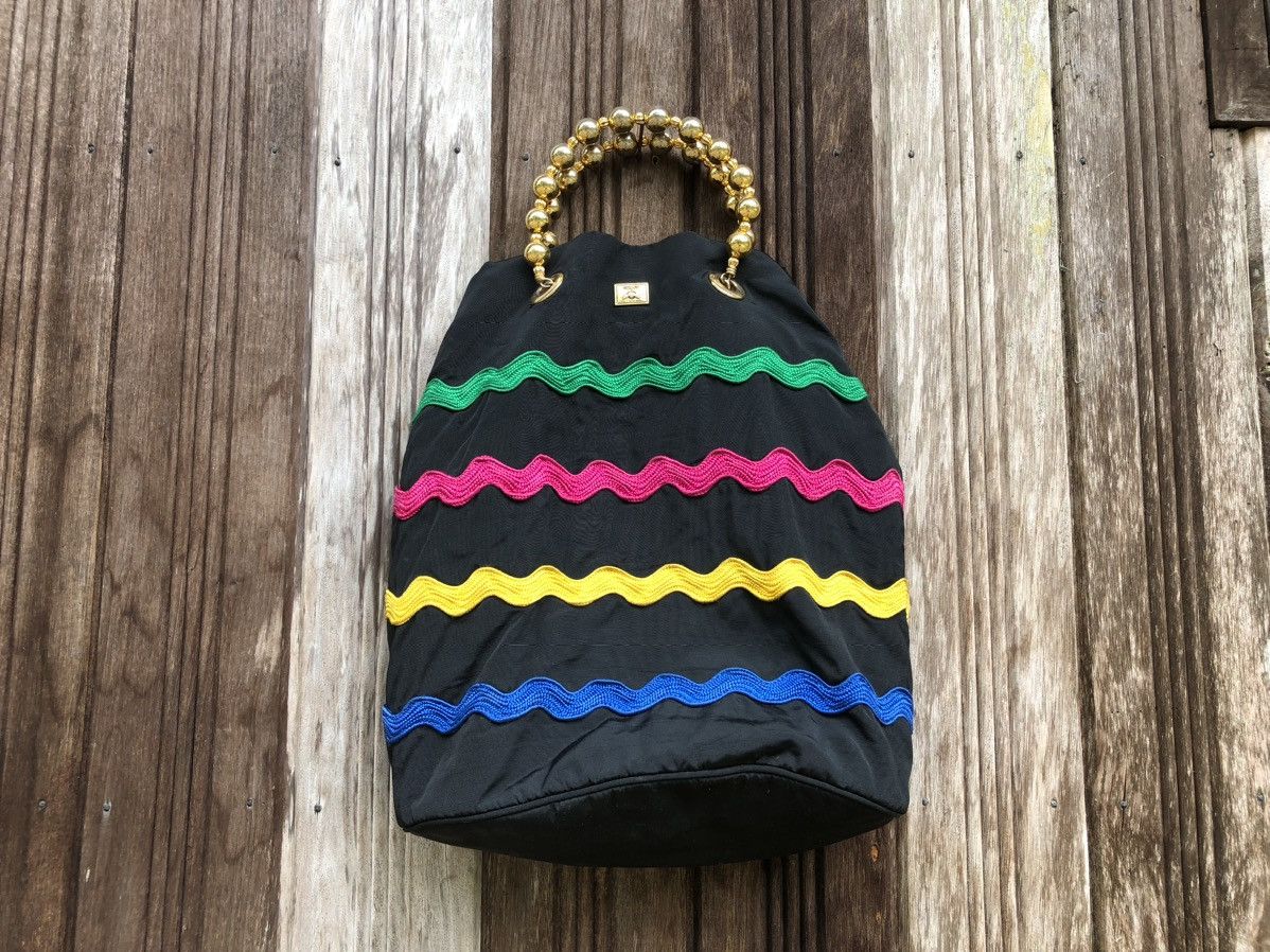 Moschino Authentic Vintage Moschino Redwall Tote Bags Size ONE SIZE - 3 Thumbnail