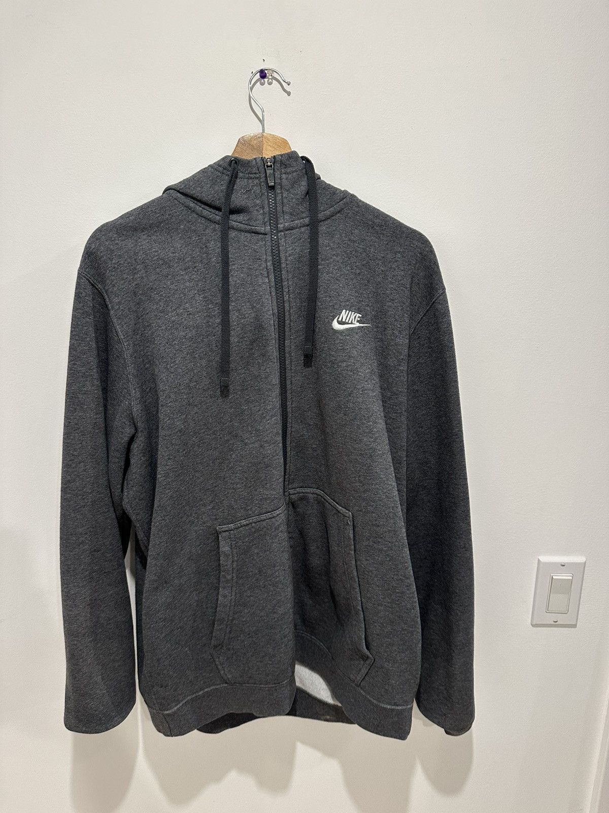 Nike Grey nike logo hoodie Size US XL / EU 56 / 4 - 1 Thumbnail