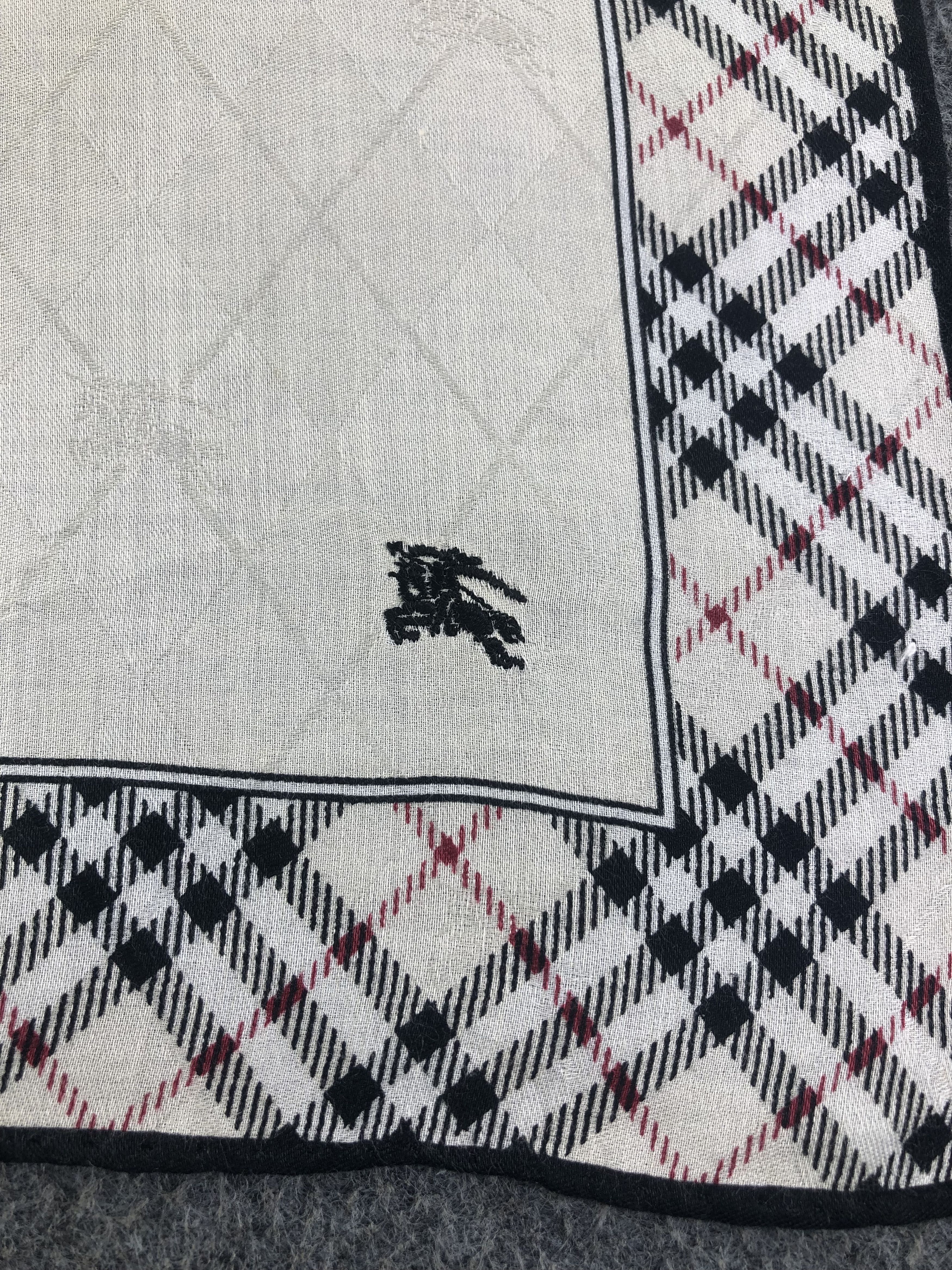 Burberry Burberry Handkerchief / Bandana / Neckerchief Size ONE SIZE - 5 Thumbnail