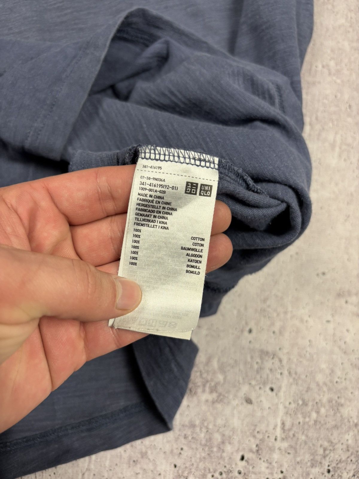 Uniqlo Uniqlo x Hokusai t shirt size L Size US L / EU 52-54 / 3 - 4 Thumbnail