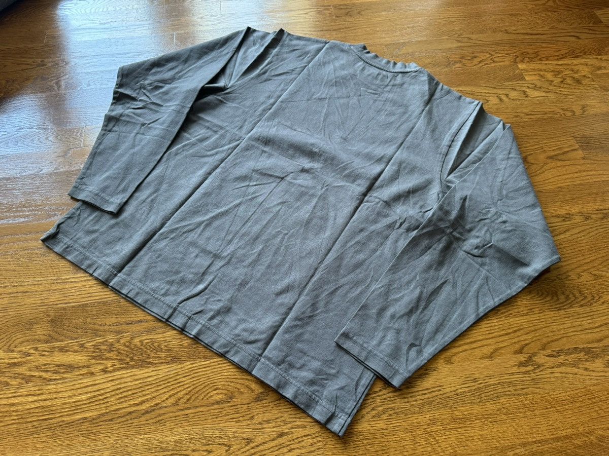 Gap XL Gap Yeezy Long Sleeve T-Shirt Dark Gray Kanye West Tee Size US XL / EU 56 / 4 - 4 Thumbnail