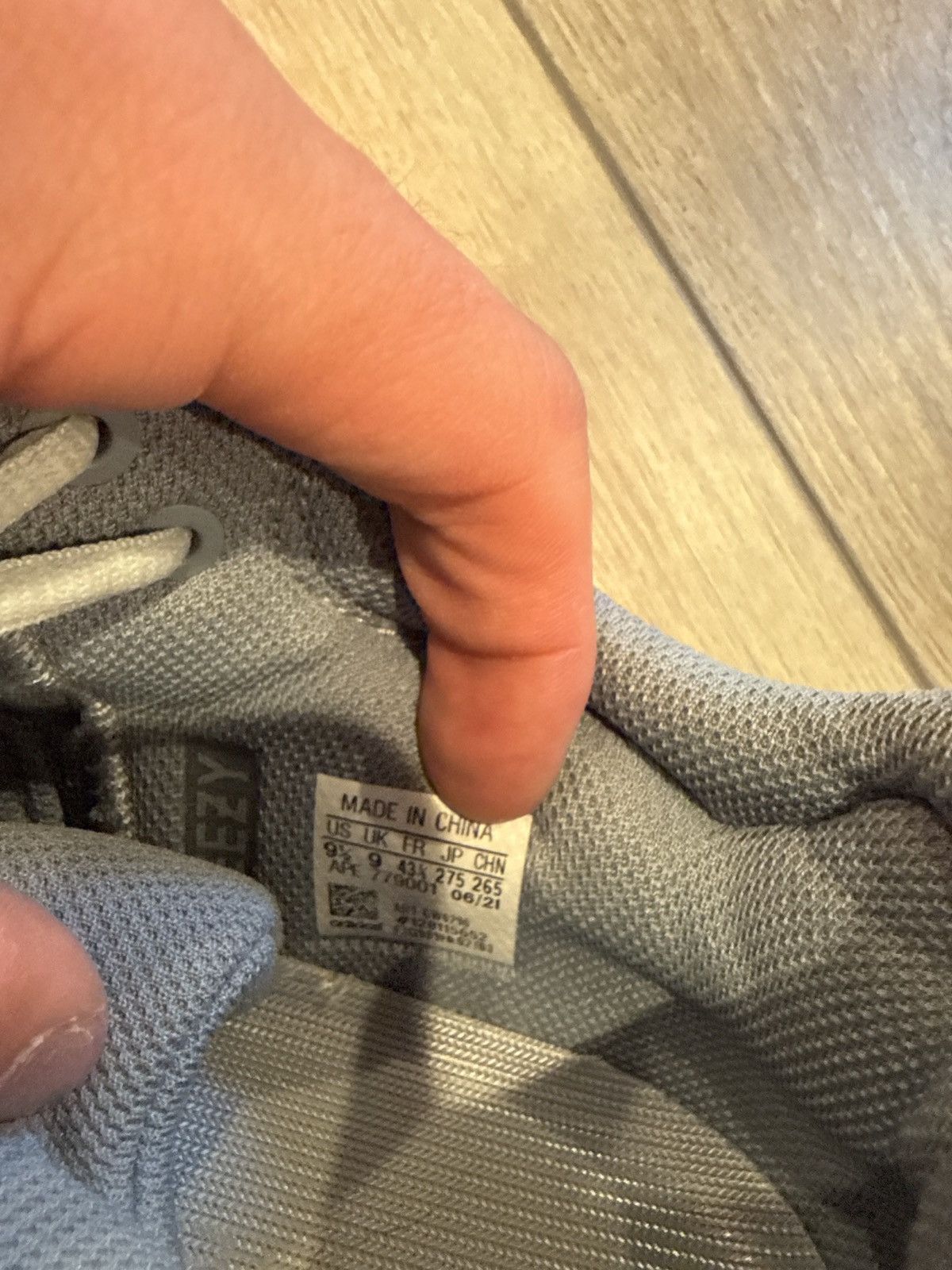 Yeezy Yeezy 700 Size US 9.5 / EU 42-43 - 2 Thumbnail