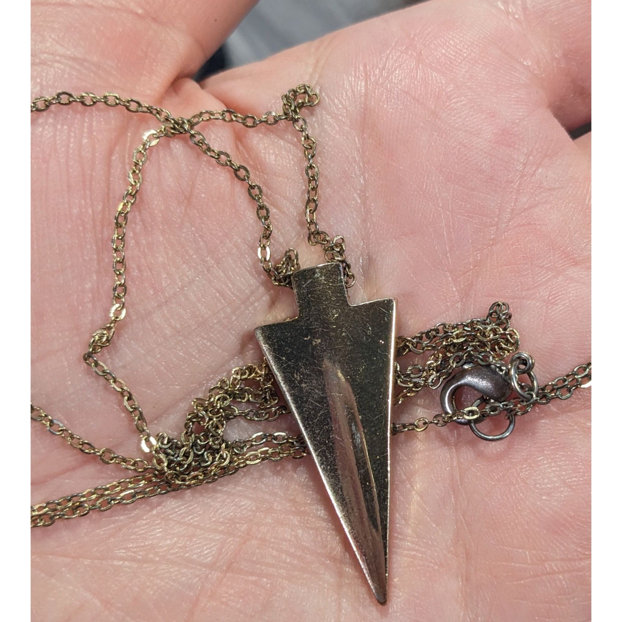 Other Modern Arrow Shaped Gold Tone Pendant Necklace Size ONE SIZE - 7 Thumbnail