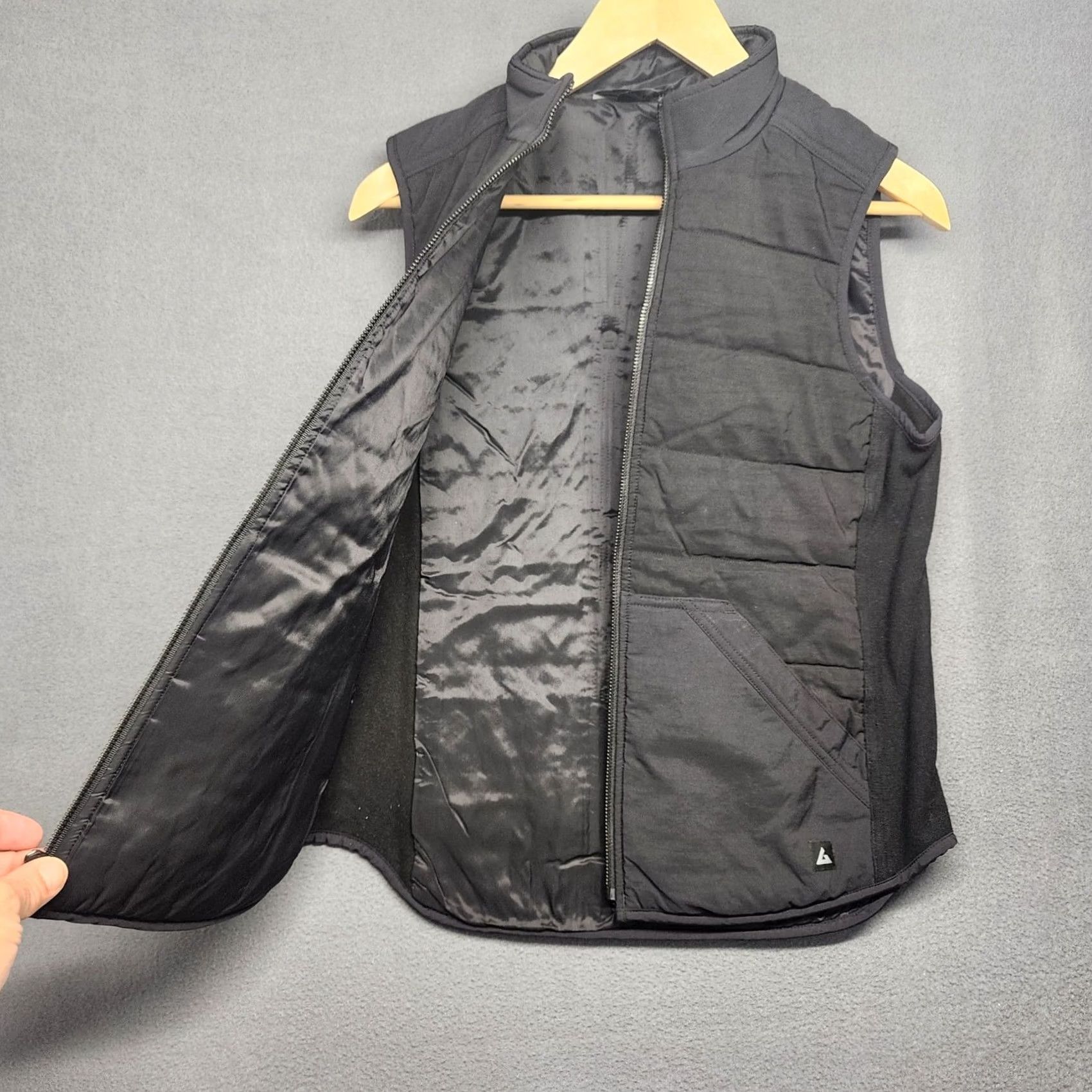 Vintage American Giant Womens Small Black Quilted Puffer Vest Full Zip Made USA Vest Zip Sleeveless Womens S Black Quilted Puffer Vest Size S / US 4 / IT 40 - 2 Thumbnail