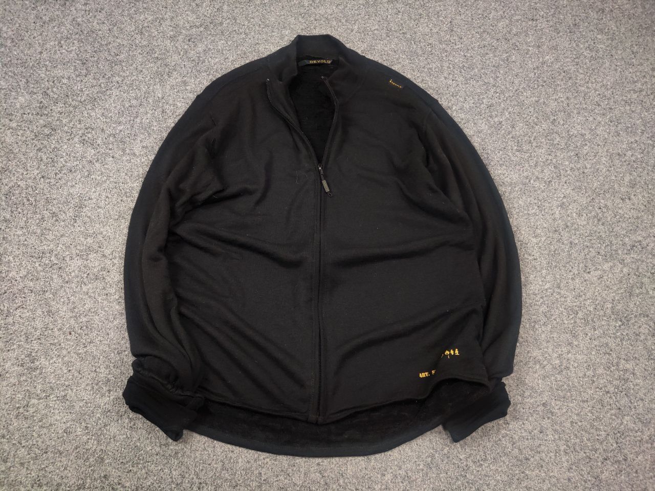 Other Devold shield zip Wool blend Pullover jacket Hiking Thermal Size US M / EU 48-50 / 2 - 3 Thumbnail