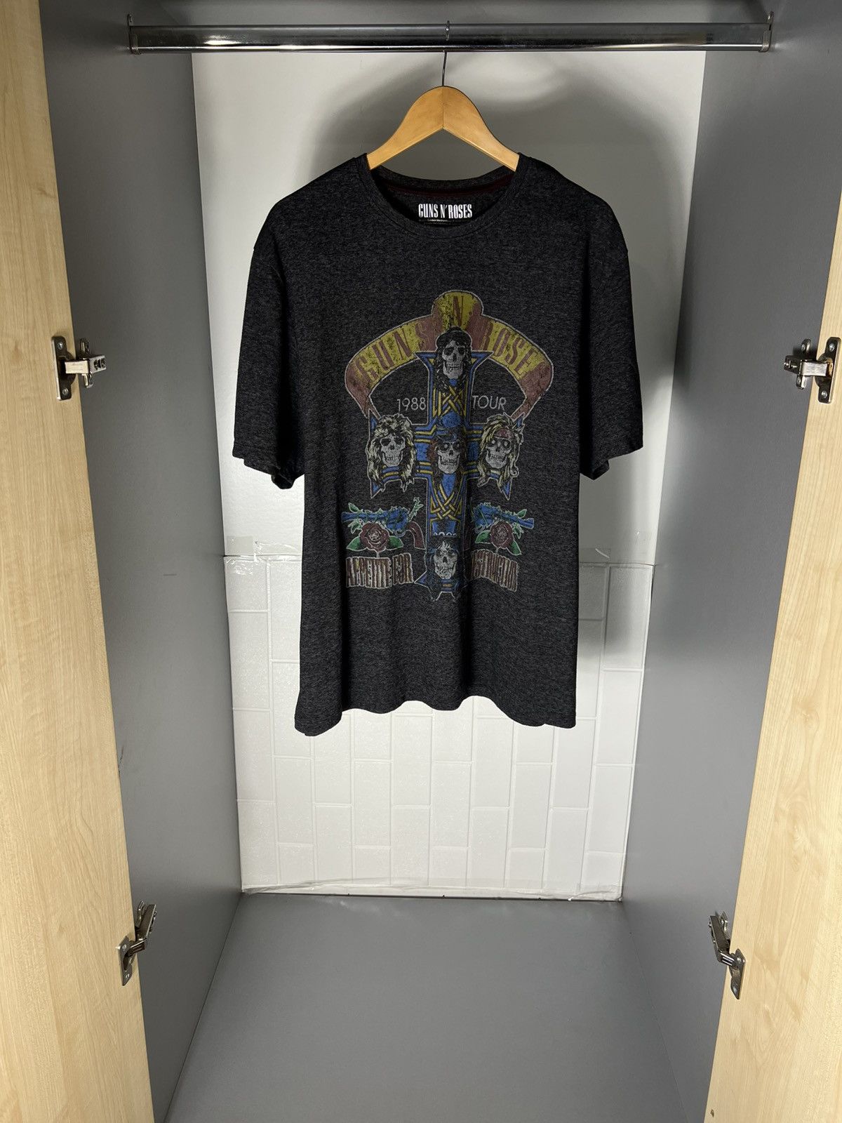 Band Tees VINTAGE GUNS N ROSES WORLD TOUR ROCK T-SHIRT METAL Y2K 90s Size US XXL / EU 58 / 5 - 2 Thumbnail
