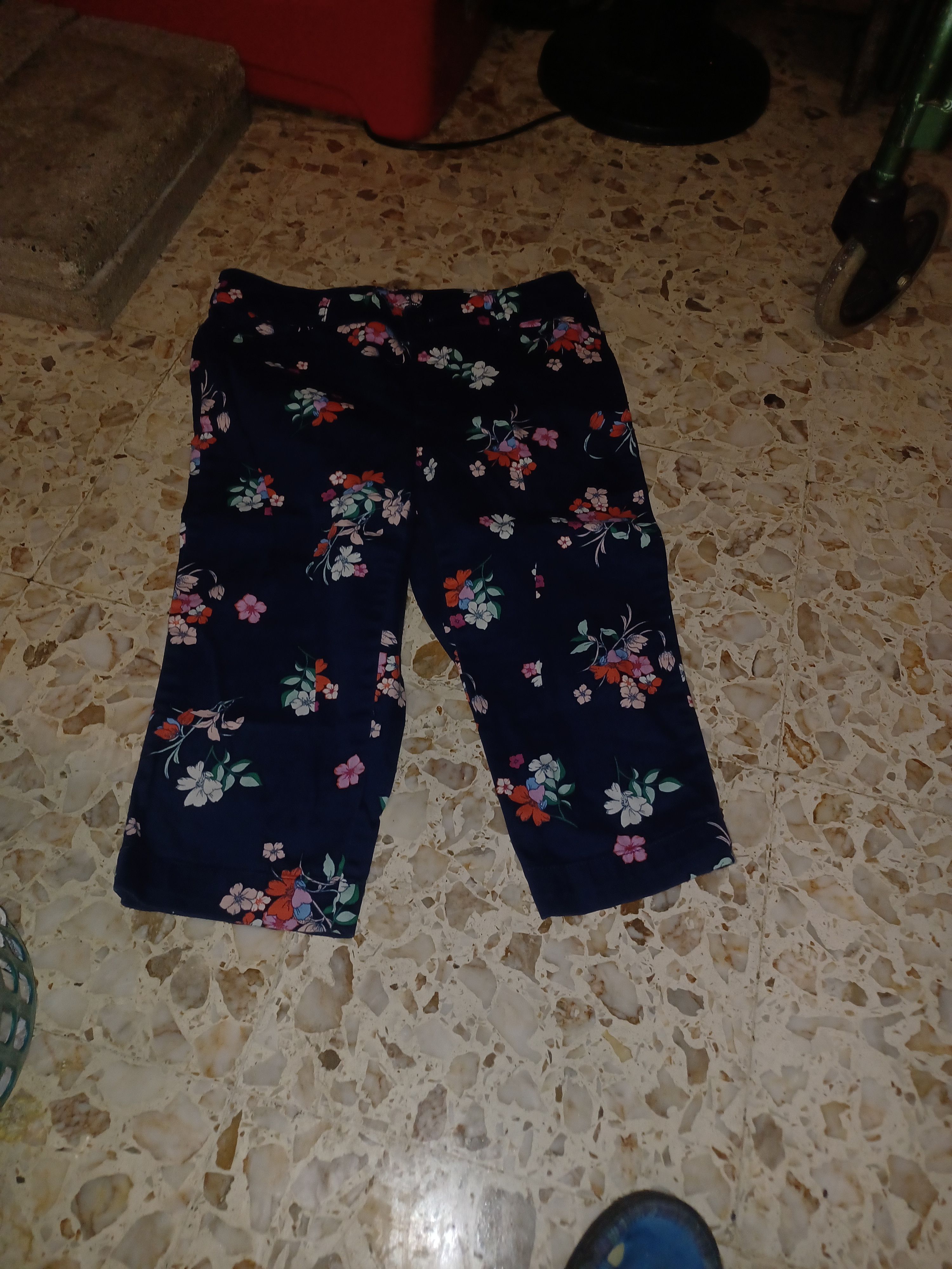 St. Johns Bay St. John's Bay Women's Capri Pants SZ 6 Dark Navy Size 28" / US 6 / IT 42 - 1 Thumbnail