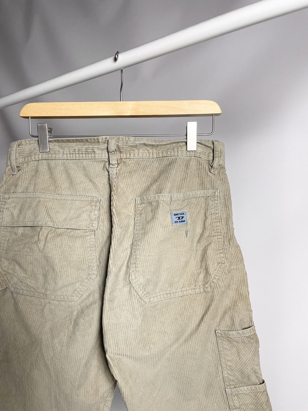 Diesel × Diesel Black Gold × Vintage VINTAGE 👁️ Diesel Velvet double knee carpenter Beige Shorts Size US 29 - 5 Thumbnail
