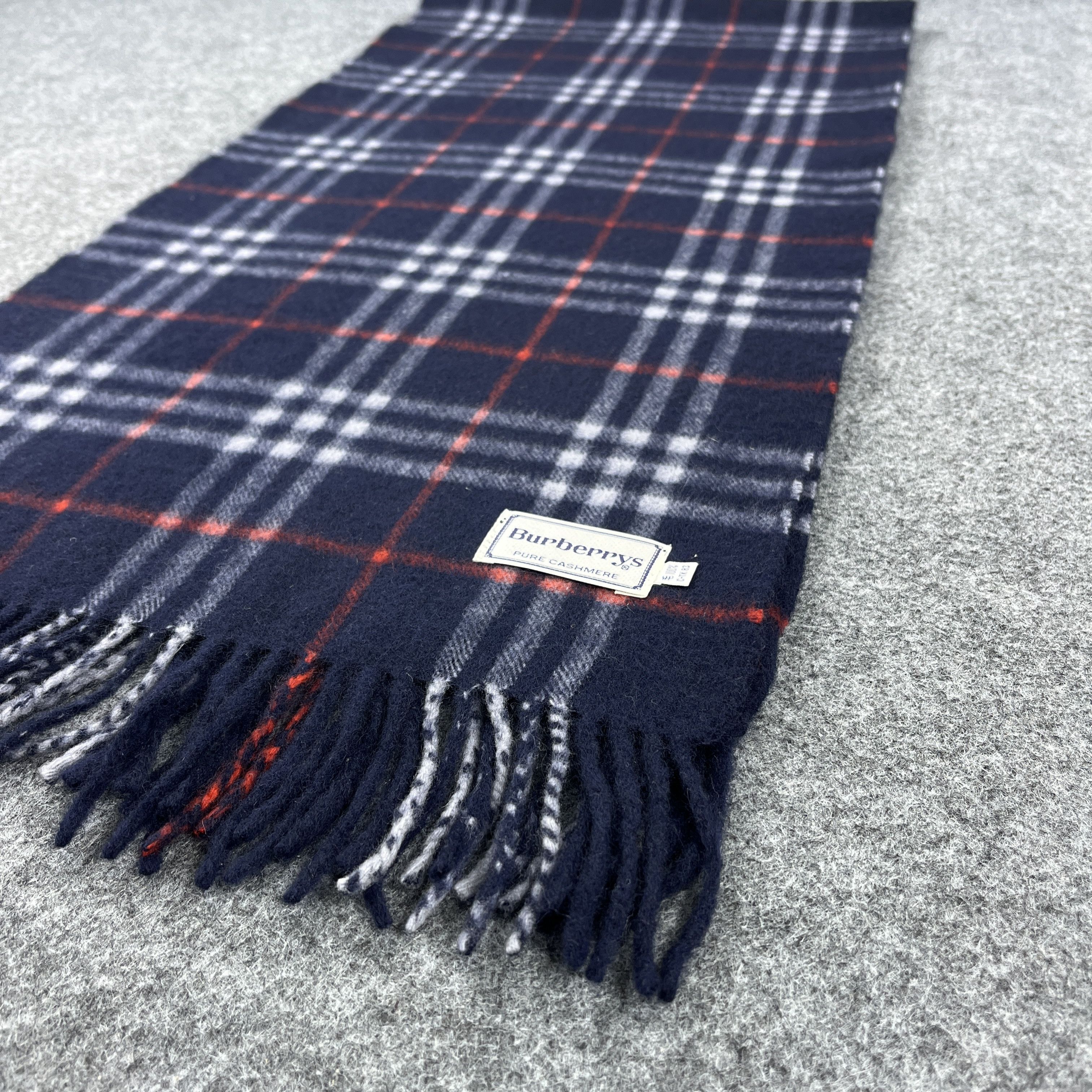 Burberry Burberrys Scarf / Muffler / Neckwear T1525 Size ONE SIZE - 6 Thumbnail