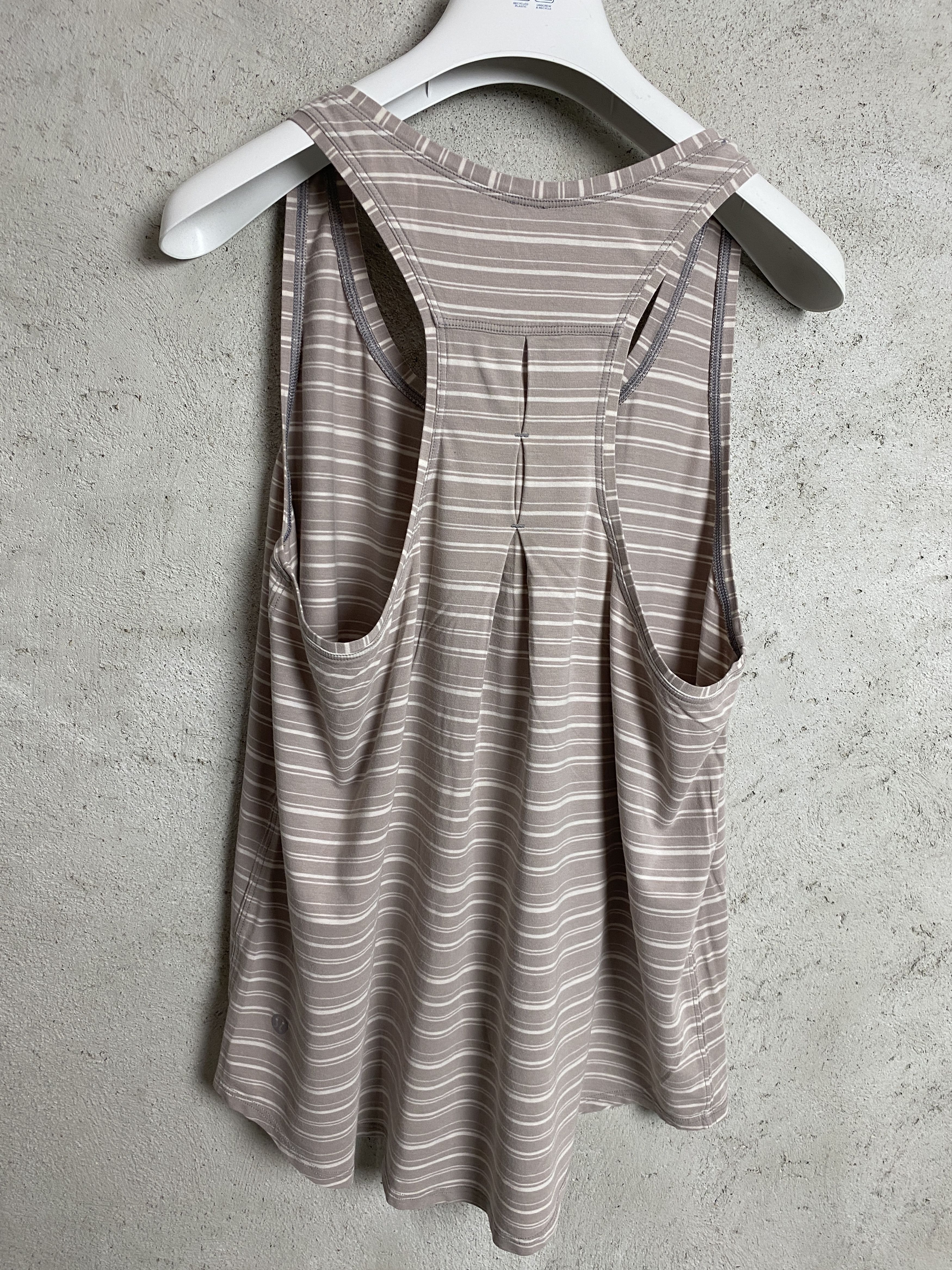 Lululemon Lululemon striped tank top t-shirt tee sport yoga pilates Size S / US 4 / IT 40 - 2 Thumbnail