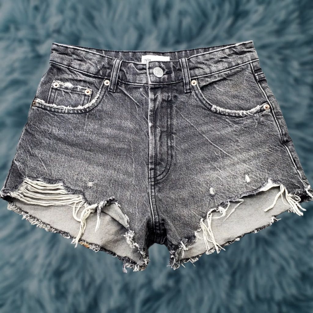 Zara Zara Womens 4 Gray Denim 5-Pocket Jean Shorts Casual Comfort Dark Wash Vintage-Check Free Size 27" / US 4 / IT 40 - 1 Thumbnail