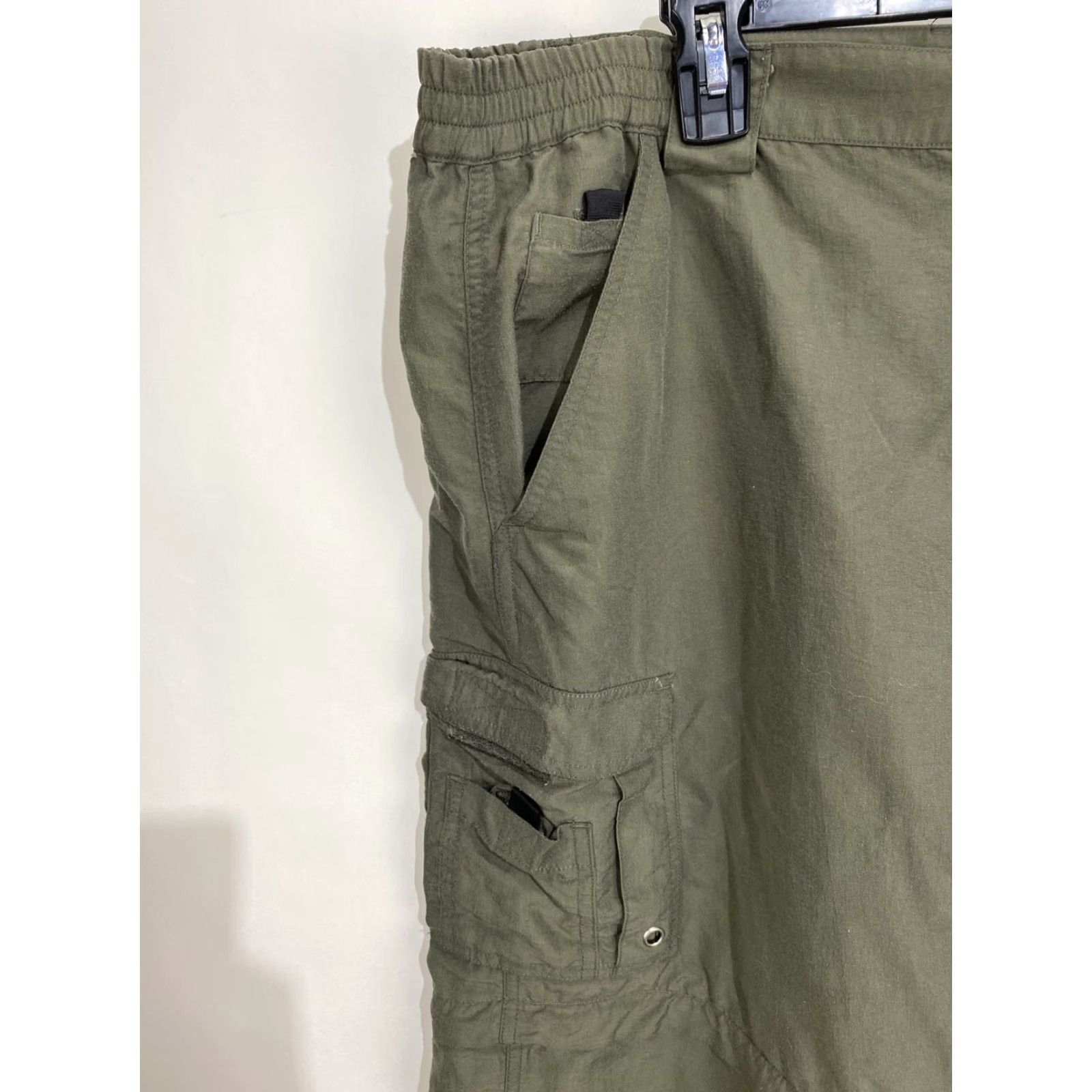 Vintage World Wide Sportsman Nylon Outdoors Hiking Pants Olive 34 34x30 Regular 5-Pocket Cargo Zip Pockets Belt Loops Men Size US 34 / EU 50 - 2 Thumbnail