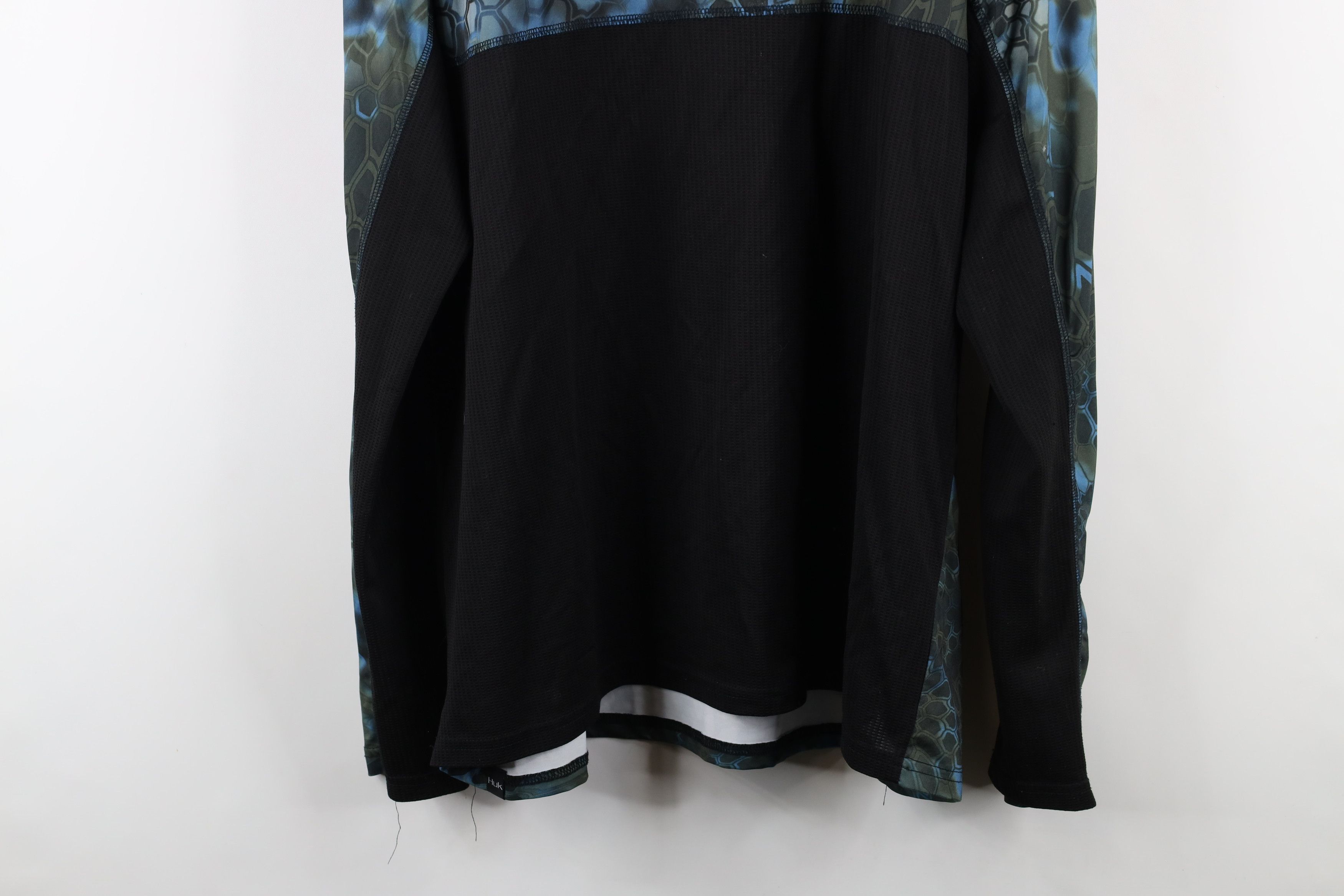 Vintage Huk Fishing Camouflage Lightweight Hoodie Hooded T-Shirt Size US L / EU 52-54 / 3 - 13 Thumbnail
