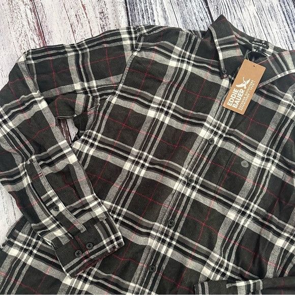 Eddie Bauer NWT Eddie Bauer Black, White, and Red Plaid Cotton Button Do Size US L / EU 52-54 / 3 - 2 Thumbnail