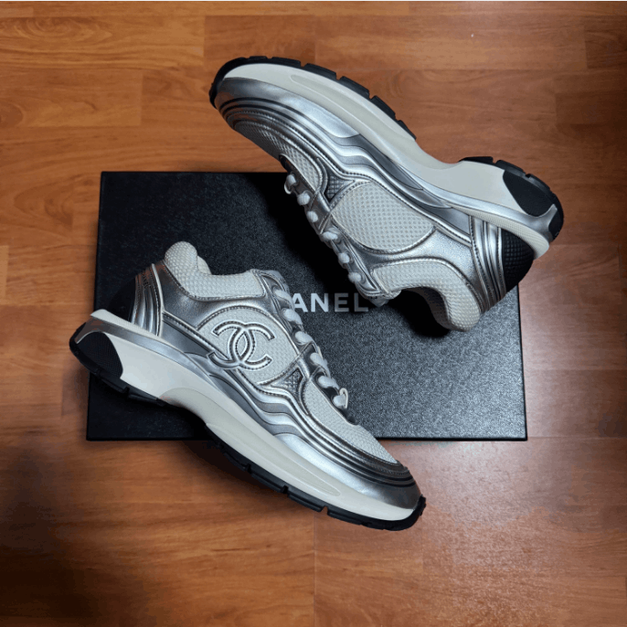 Chanel Chanel Low-Top Sneakers Size US 8 / IT 38 - 9 Thumbnail