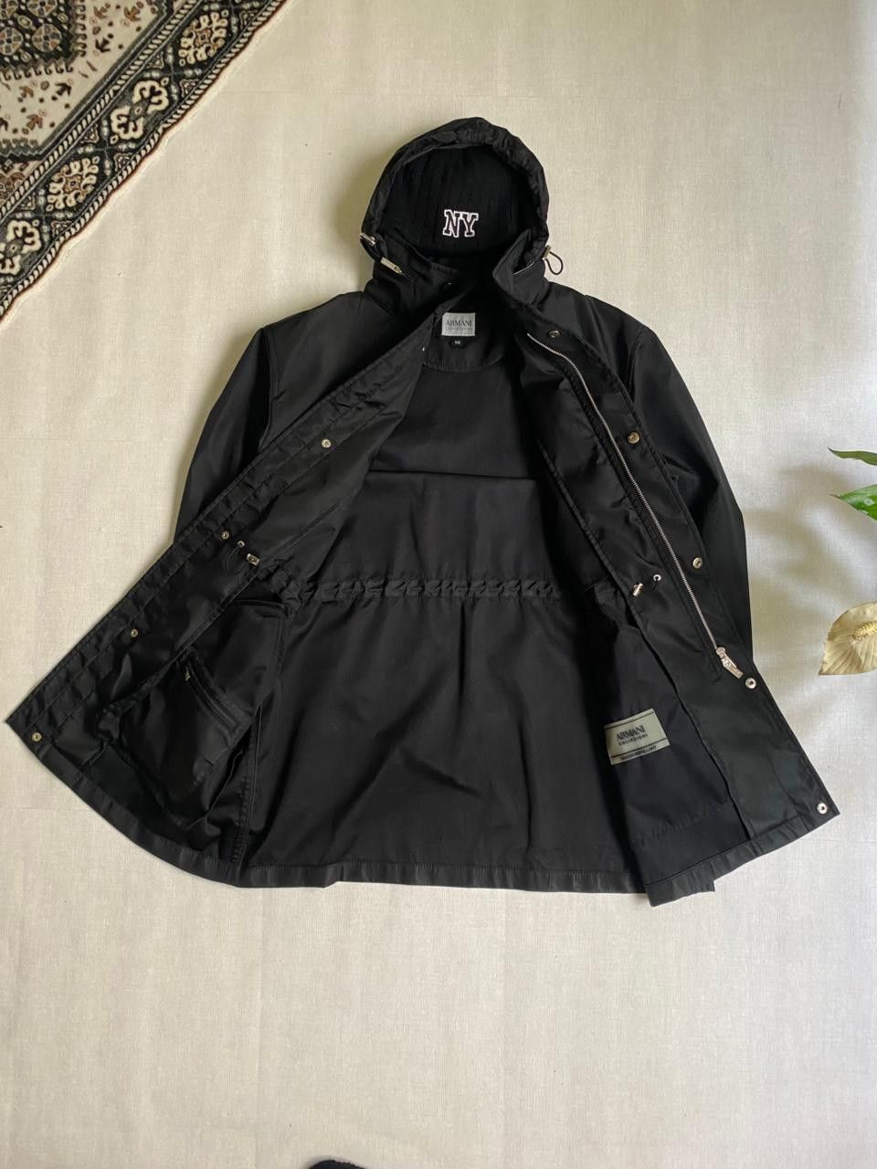 Armani Armani Collezioni Water Hooded Windbreaker Size US L / EU 52-54 / 3 - 1 Thumbnail