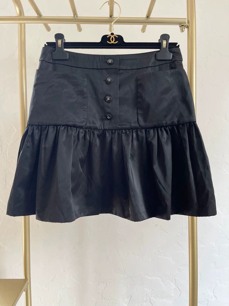 Chanel Chanel 23b black skirt Size 25" / US 0 / IT 36 - 1 Thumbnail