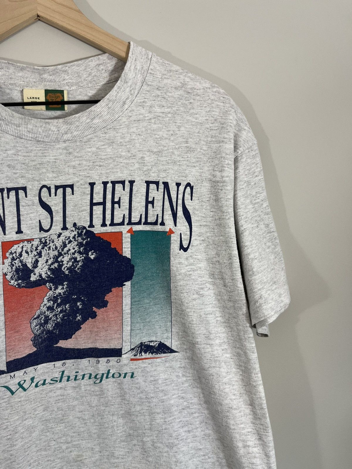 Vintage Mount St Helens 1980 Explosion Distressed Tee Size US L / EU 52-54 / 3 - 3 Thumbnail