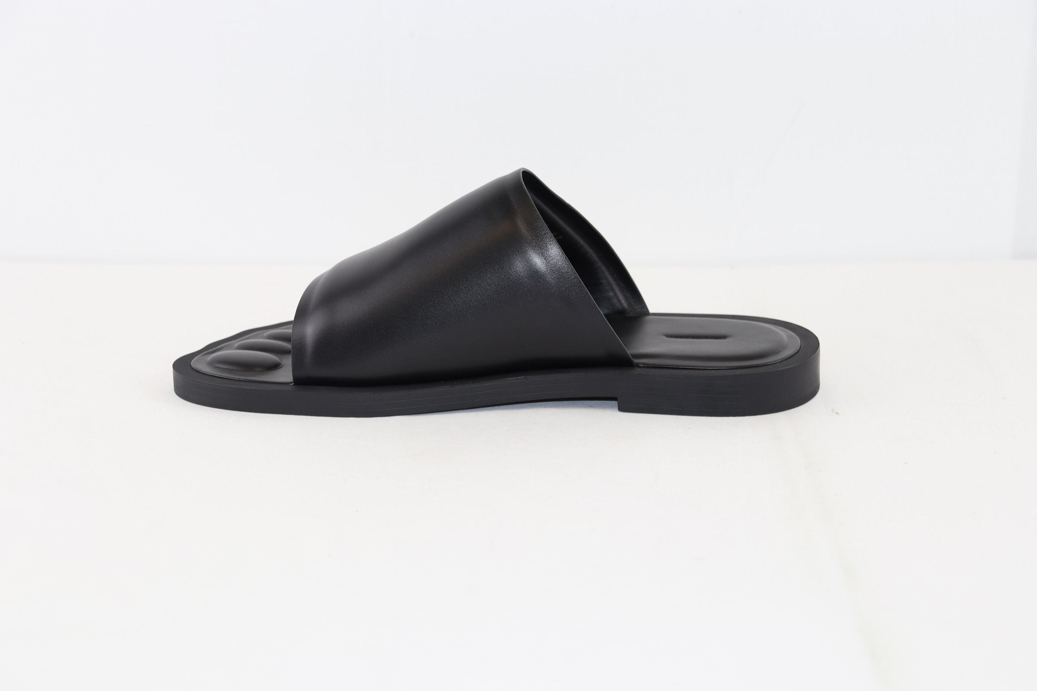 Balenciaga o1rshd1 Smooth Calfskin Fetish Sandal in Black Size US 10 / EU 43 - 2 Thumbnail