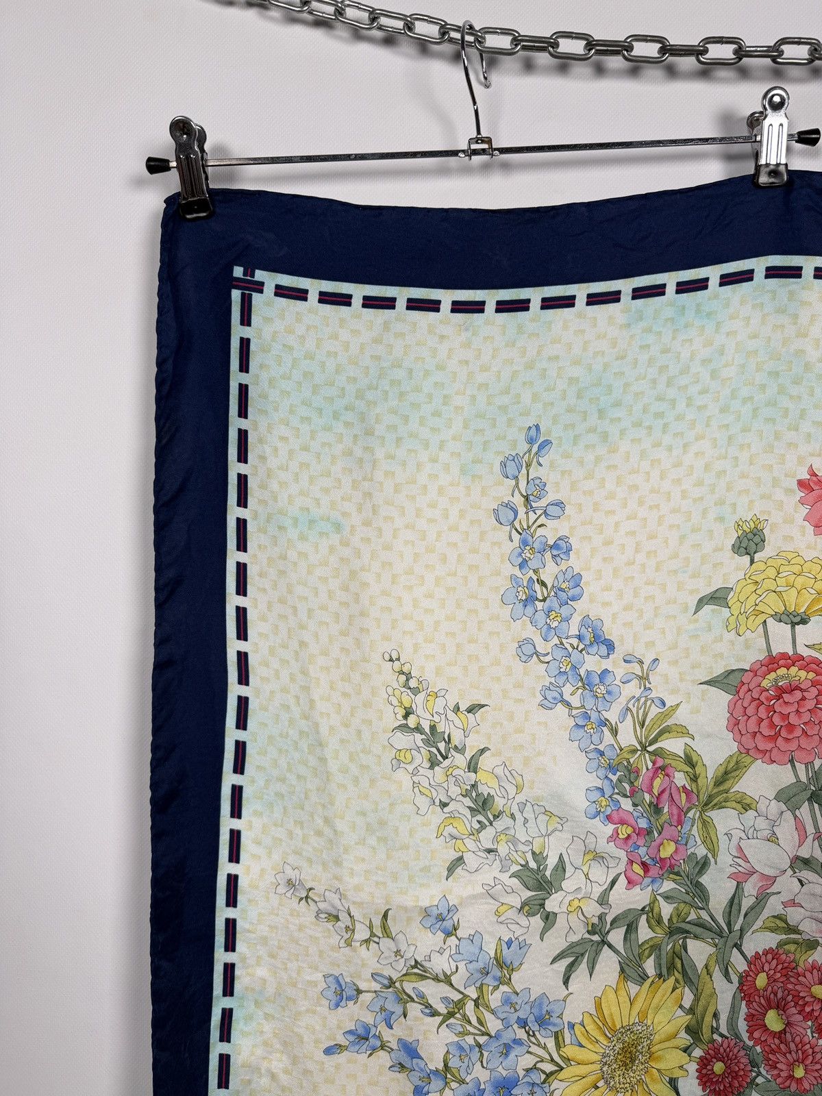 Gucci Rare Vintage Gucci Flora 100% Seta Silk Scarf Made in italy Size ONE SIZE - 2 Thumbnail