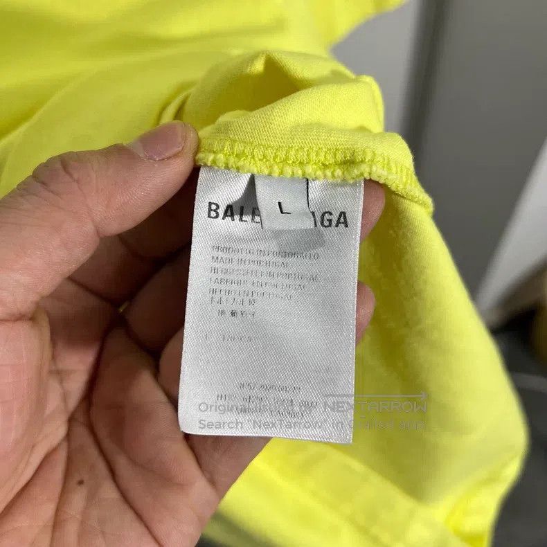 Balenciaga Balenciaga Crew Short Sleeve Size US L / EU 52-54 / 3 - 4 Thumbnail