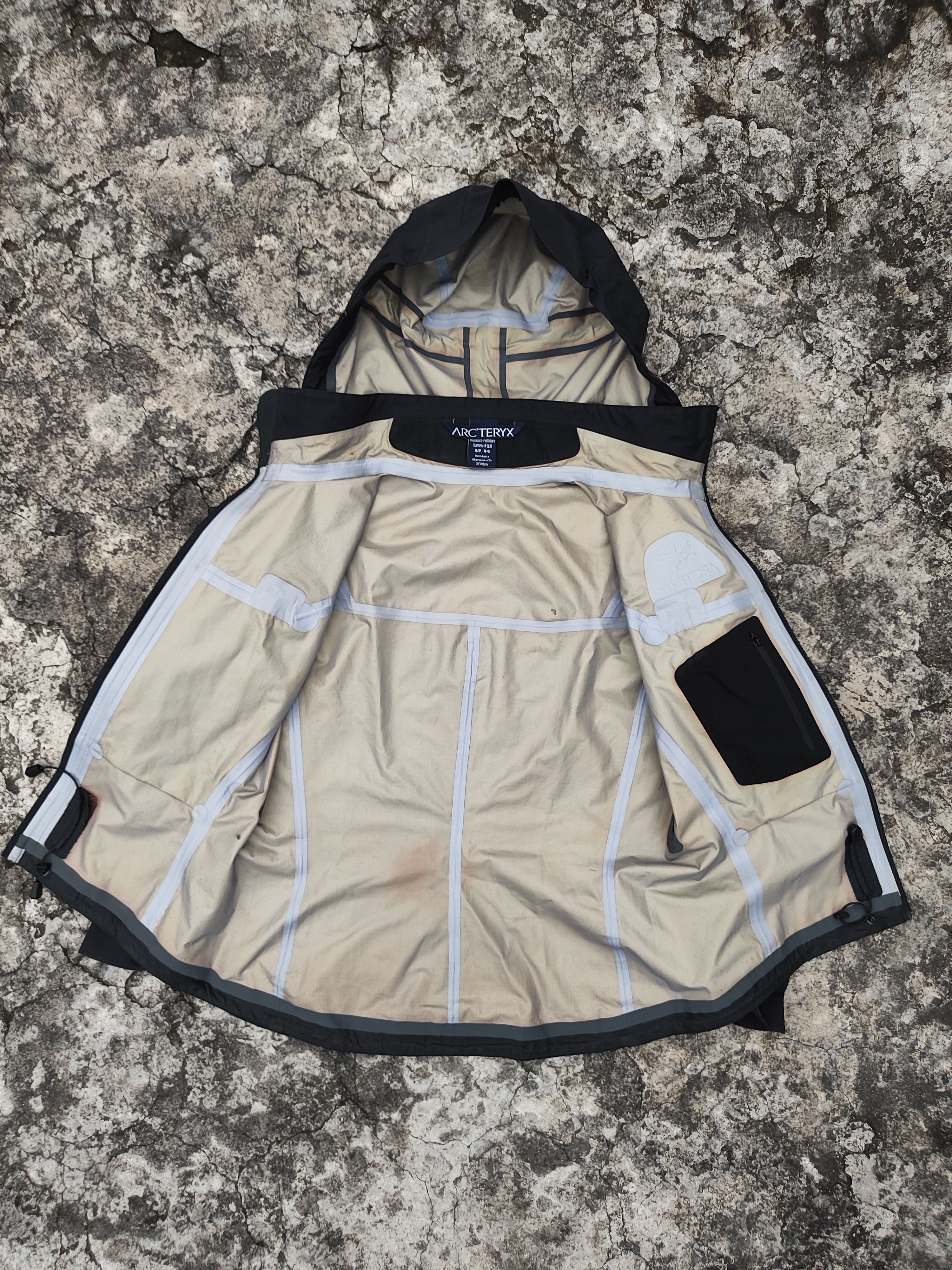 Arc'teryx Arcteryx Beta AR Vintage Goretex XCR Size S / US 4 / IT 40 - 7 Thumbnail