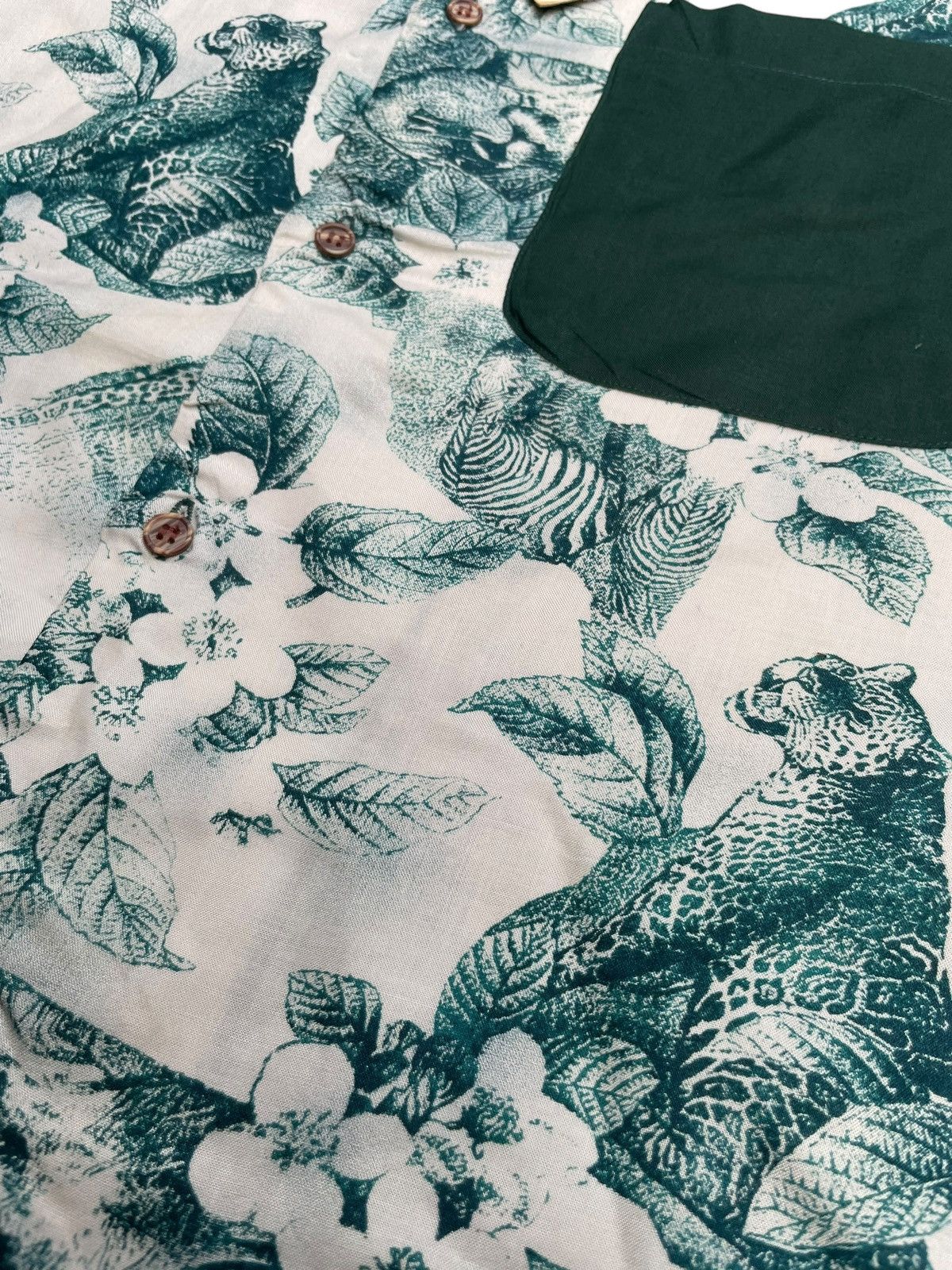 Japanese Brand Bright Light Rayon Leopard Full Print Shirt Size US L / EU 52-54 / 3 - 13 Thumbnail