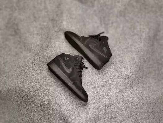 Nike 🔥 Nike Air Jordan 1 Mid GS Black Vintage Hi-Top Sneakers Size US 6.5 / EU 39-40 - 12 Thumbnail