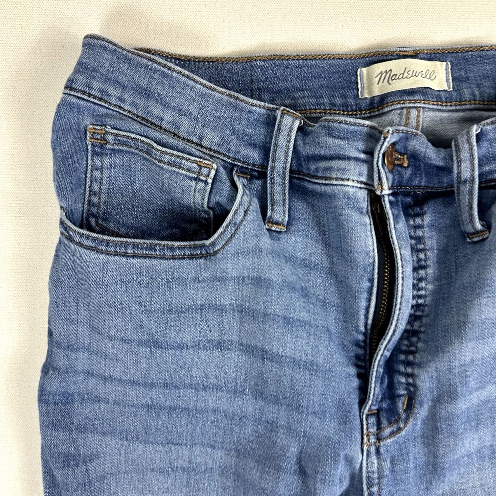 Madewell Madewell 9 Inch Mid Rise Skinny Jeans Stretch Denim Medium Blue Fairside Wash 30x27 Jeans Women Regular 5-Pocket Zip Fly Belt Loops Whiskering Fading Size 30" / US 8 / IT 44 - 6 Thumbnail