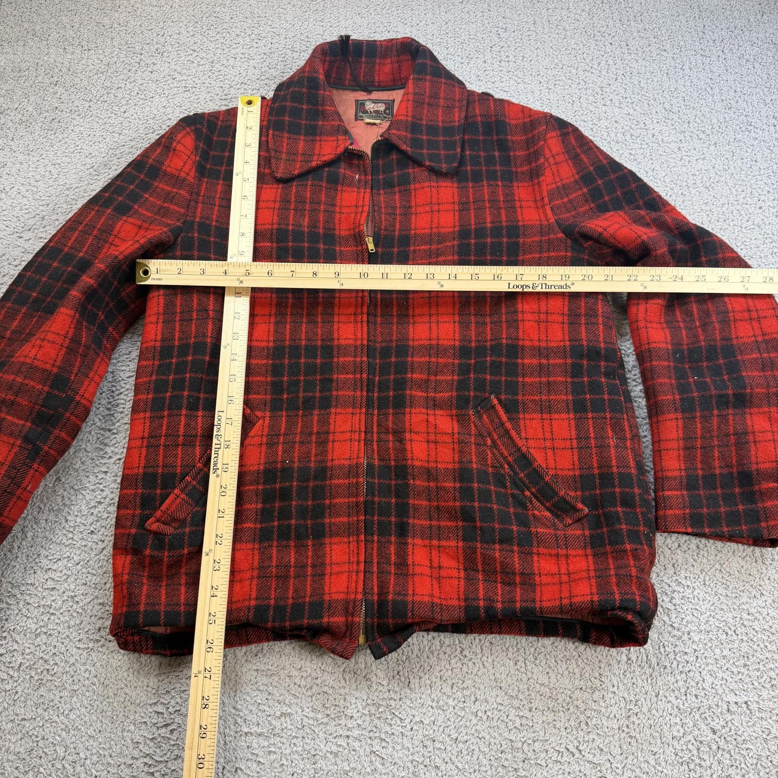 Woolrich Woolen Mills Vintage 60s Woolrich Buffalo Plaid Wool Jacket Red Black Size US S / EU 44-46 / 1 - 3 Thumbnail