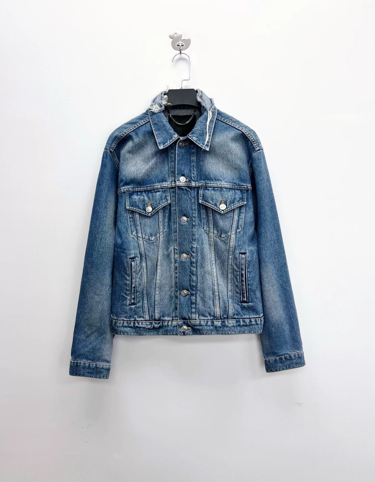 Balenciaga balenciaga distressed blue denim jacket Size US L / EU 52-54 / 3 - 1 Thumbnail