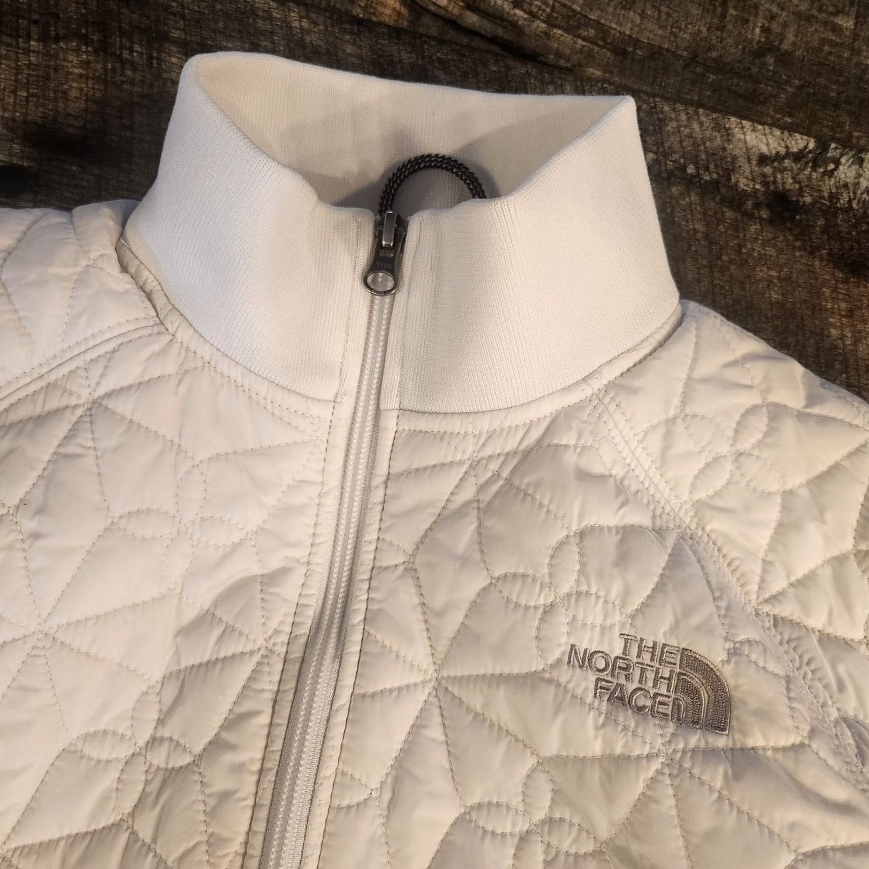 The North Face The North Face Jacket Womens Petite Medium Quilted Puffer Insulated Full Zip Pockets White Size M / US 6-8 / IT 42-44 - 3 Thumbnail