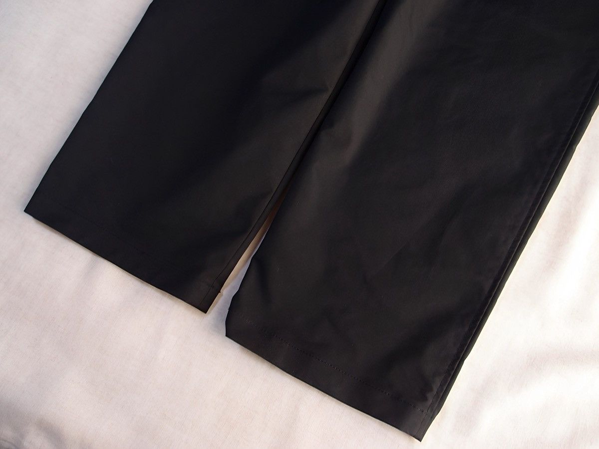 Valentino VALENTINO Tailored Nylon Slacks Black / Size 48 Size US 32 / EU 48 - 5 Thumbnail