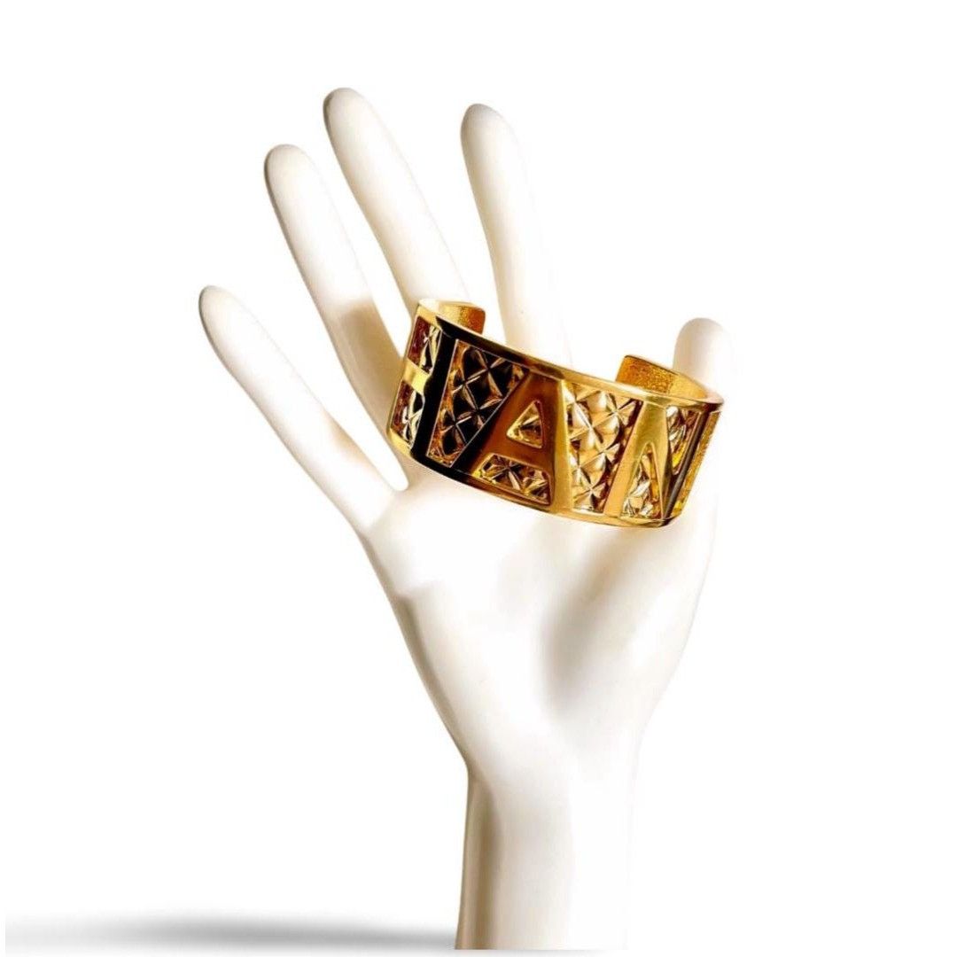 Chanel MINT. Vintage Chanel matelasse golden cuff link bangle Size ONE SIZE - 9 Thumbnail