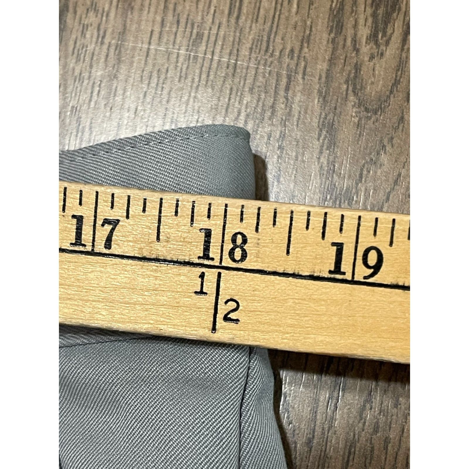 Izod IZOD Golf Shorts Mens Size 36 Gray Zip Cargo Pockets Chino Flat Front Regular K D Size US 36 / EU 52 - 6 Thumbnail