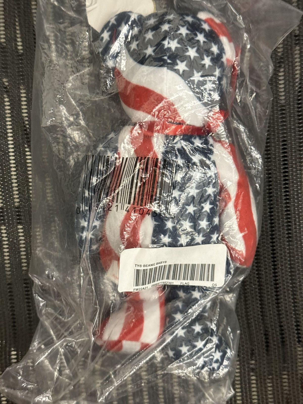 Supreme Supreme fw22 ty beanie baby flag bear Size ONE SIZE - 2 Thumbnail
