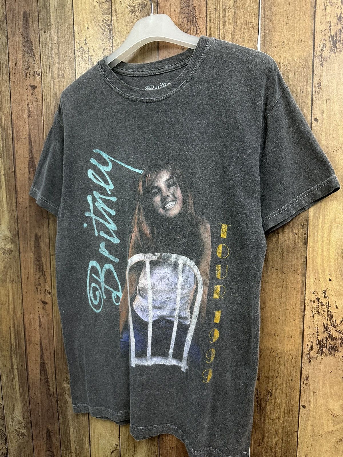 Band Tees Britney Spears Tour 1999 Underlicense Tee A549 Size US S / EU 44-46 / 1 - 2 Thumbnail