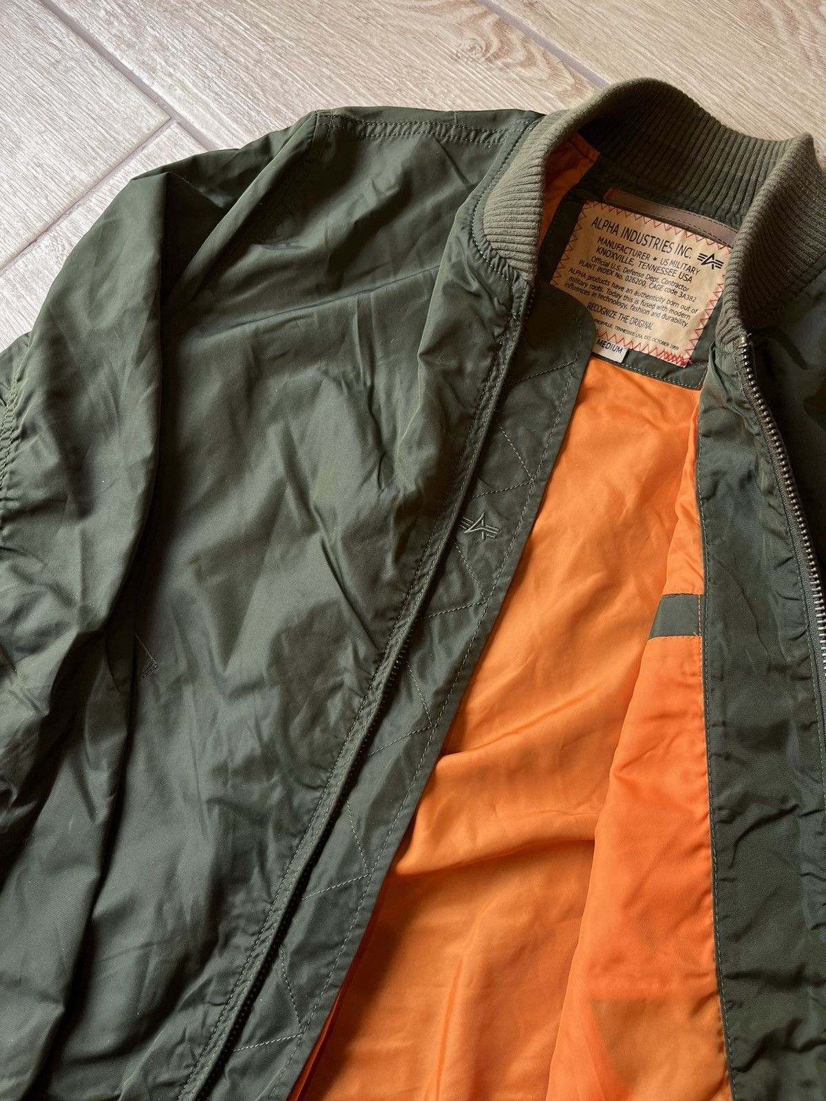 Alpha Industries Alpha Industries MA-1 Olive Pilots Bomber Jacket M Size Size US M / EU 48-50 / 2 - 3 Thumbnail