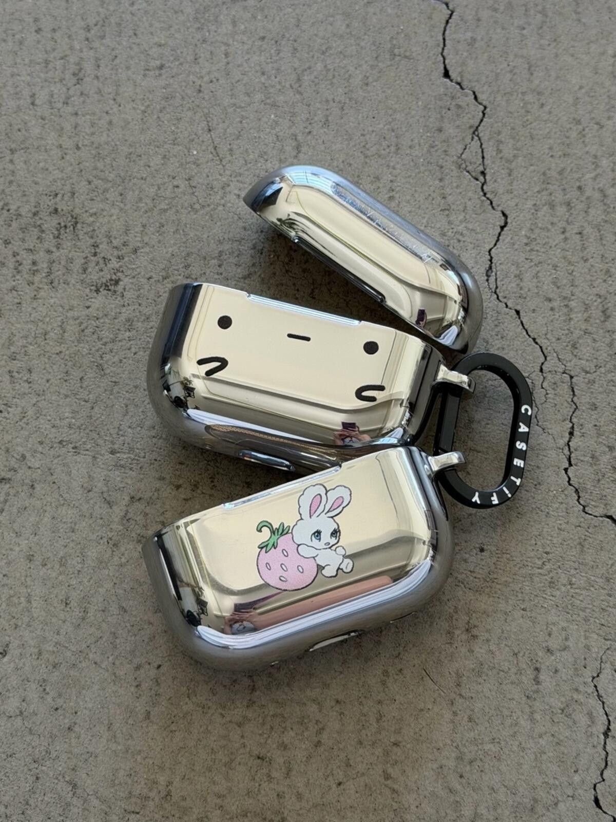 Other CASETiFY / AirPods Pro 1st Gen Case Bundle / Chrome Size ONE SIZE - 8 Thumbnail