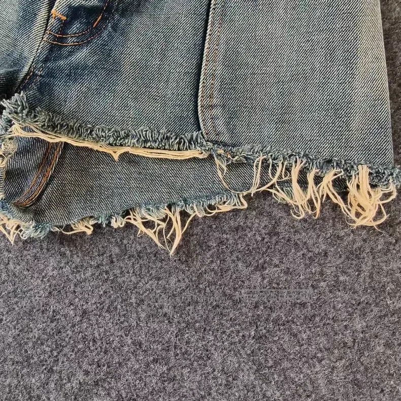 Saint Laurent Paris Saint Laurent Paris Denim shorts Size 25" / US 0 / IT 36 - 2 Thumbnail