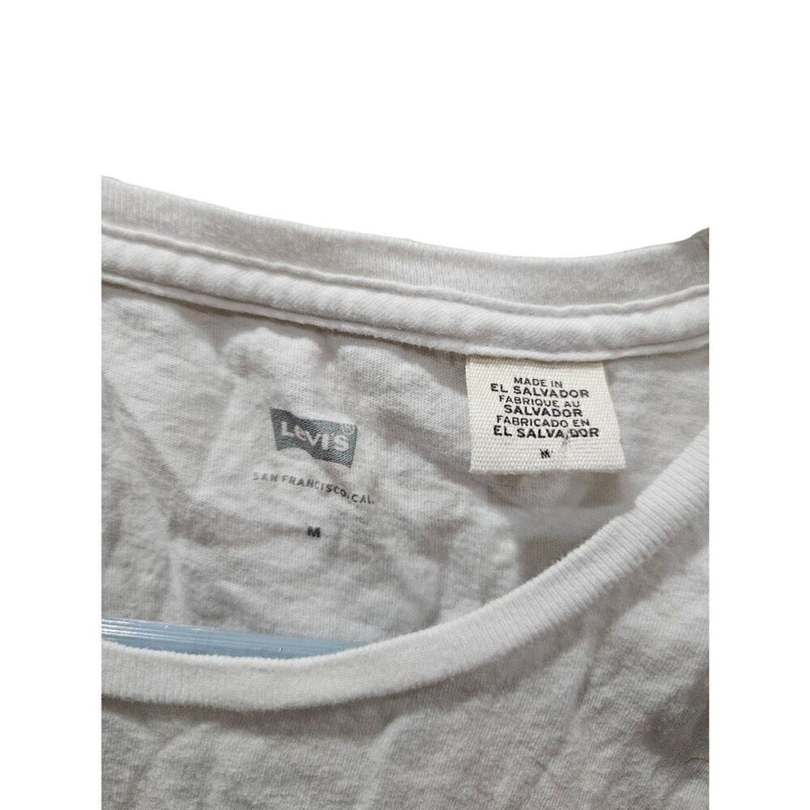 Levi's Levis M white tee Size US M / EU 48-50 / 2 - 6 Thumbnail