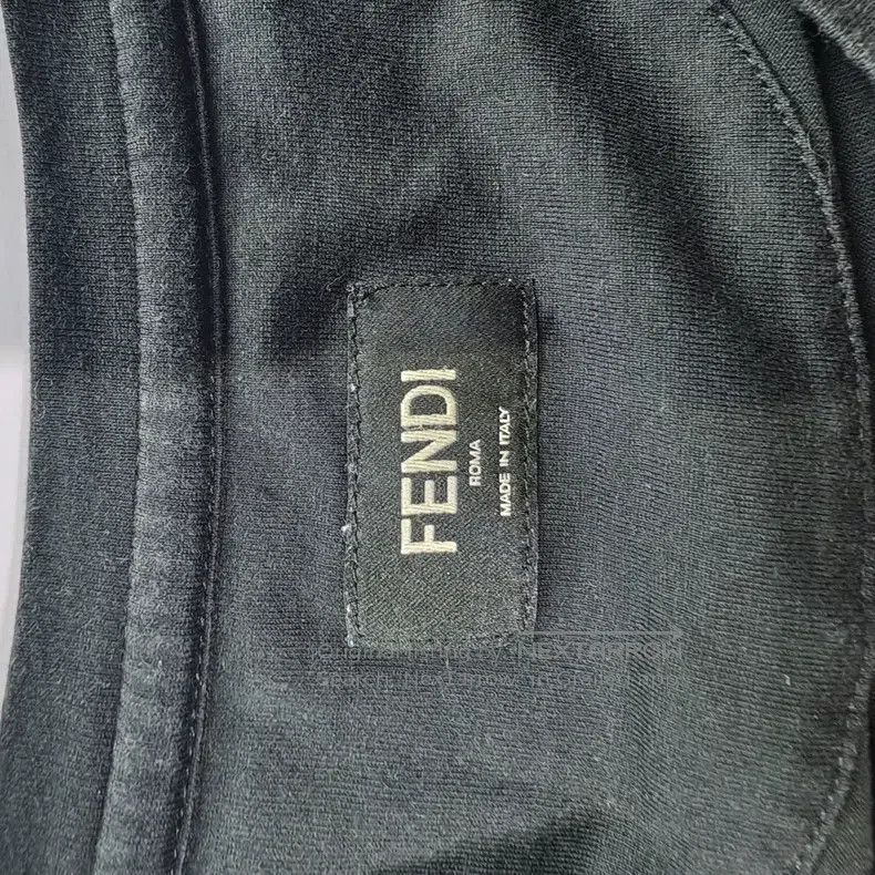 Fendi Fendi Short-sleeve T-shirt Size US XL / EU 56 / 4 - 4 Thumbnail