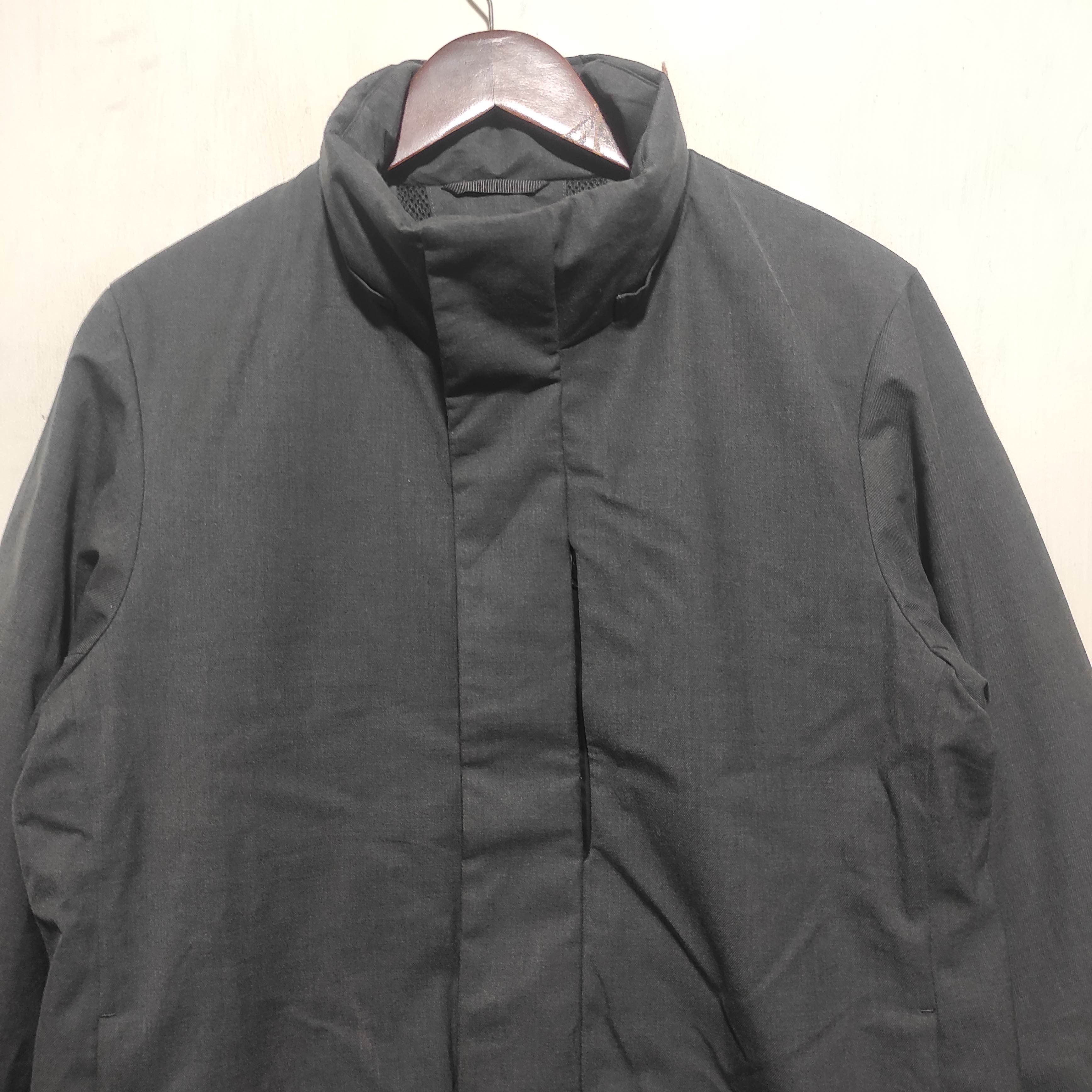 Uniqlo Uniqlo Hybrid Down Outwear Jacket Size S / US 4 / IT 40 - 3 Thumbnail