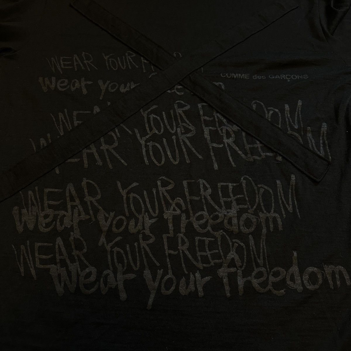 Comme des Garcons CDG "Wear Your Freedom" Longsleeve T Shirt Size US S / EU 44-46 / 1 - 4 Thumbnail